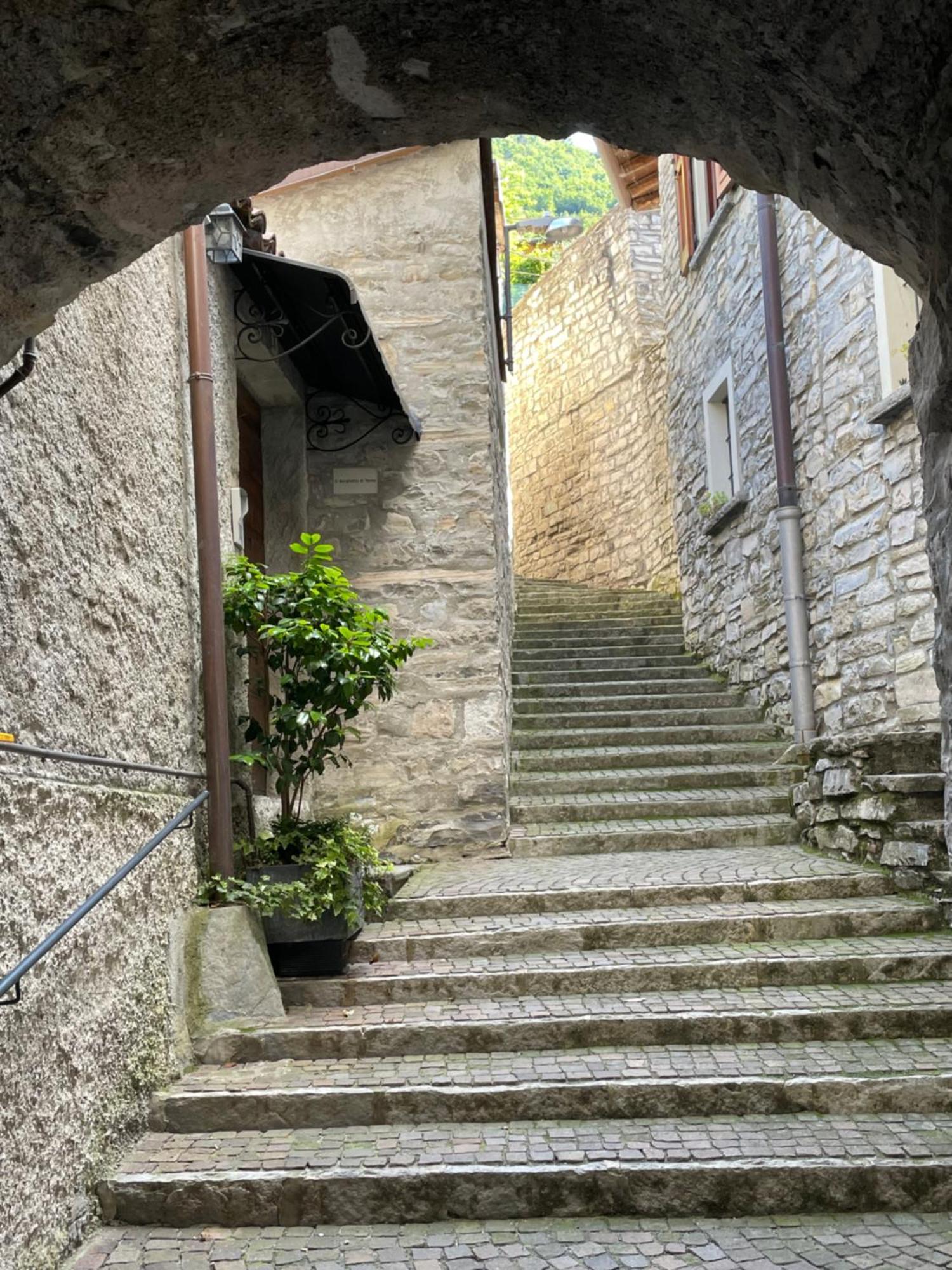 Il Borghetto Di Torno Apartment ภายนอก รูปภาพ